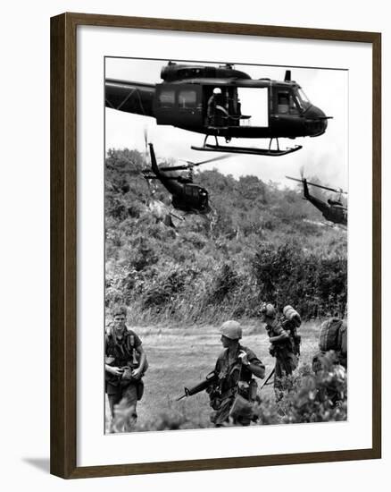 Helicopters Drop Troops-Associated Press-Framed Premium Photographic Print