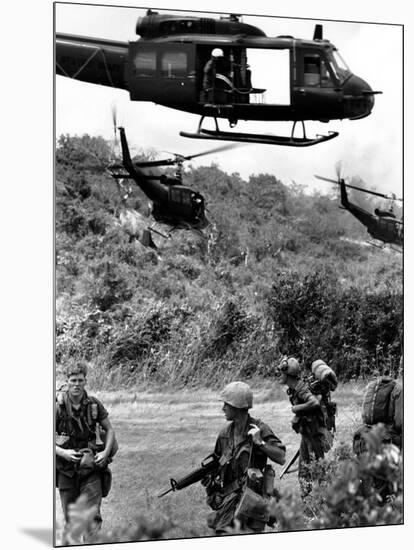 Helicopters Drop Troops-Associated Press-Mounted Photographic Print