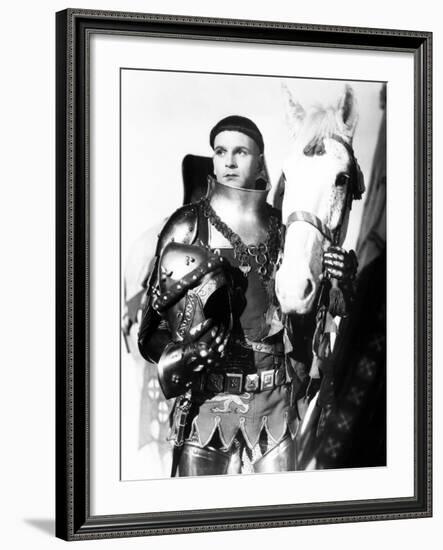 Henry V, Laurence Olivier, 1944, with Horse-null-Framed Photo