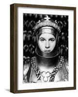 Henry V, Laurence Olivier As King Henry V, 1944-null-Framed Photo