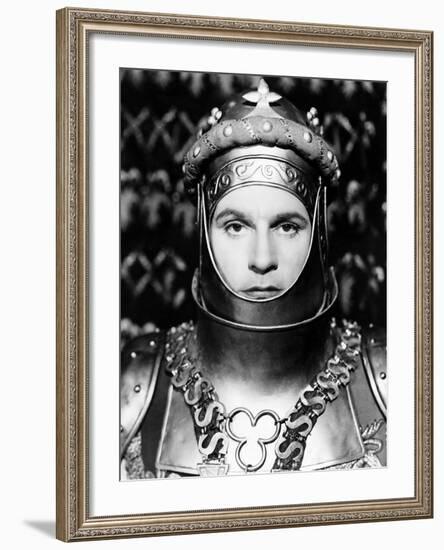 Henry V, Laurence Olivier As King Henry V, 1944-null-Framed Photo