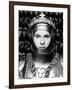 Henry V, Laurence Olivier As King Henry V, 1944-null-Framed Photo