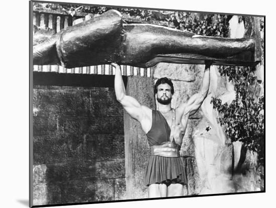 Hercules Unchained, (Aka Ercole E La Regina Di Lidia), Steve Reeves, 1959-null-Mounted Photo