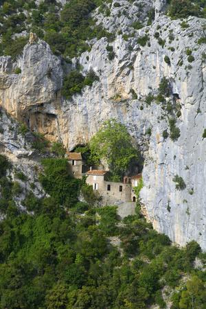 https://imgc.allpostersimages.com/img/posters/hermitage-in-galamus-gorge-french-pyrenees-france_u-L-PWFCZU0.jpg?artPerspective=n