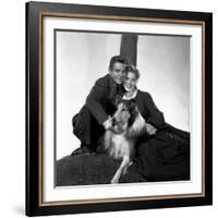 HILLS OF LASSIE, 1948 DIRECTED OF FRED M. WILCOX Tom Drake, Pal and Janet Leigh (b/w photo)-null-Framed Photo