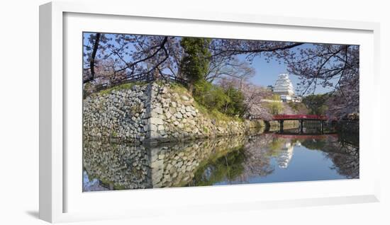 Himeji Castle (Unesco World Heritage Site), Himeji, Kansai, Honshu, Japan-Ian Trower-Framed Photographic Print