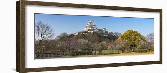 Himeji Castle (Unesco World Heritage Site), Himeji, Kansai, Honshu, Japan-Ian Trower-Framed Photographic Print