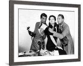 HIS GIRL FRIDAY, 1940 directed by HOWARD HAWKS Cary Grant, Rosalind Russell and Ralph Bellamy (b/w-null-Framed Photo