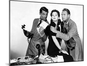 HIS GIRL FRIDAY, 1940 directed by HOWARD HAWKS Cary Grant, Rosalind Russell and Ralph Bellamy (b/w-null-Mounted Photo