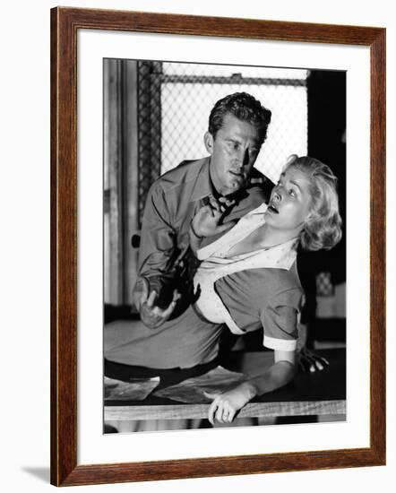 Histoire by detective (Detective Story) by William Wyler with Eleanor Parker, Kirk Douglas, 1951 (b-null-Framed Photo