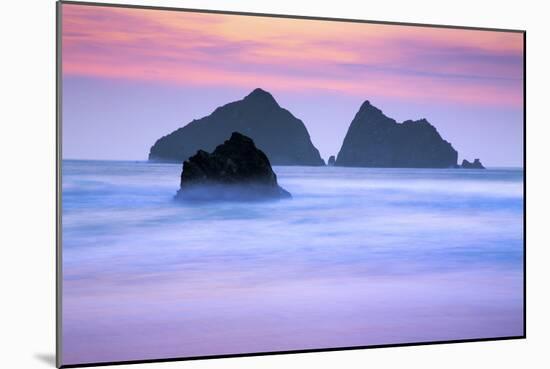 Holywell Bay-null-Mounted Photographic Print