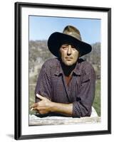 Horizons sans Frontieres THE SUNDOWNERS by Fred Zinnemann with Robert Mitchum, 1960 (photo)-null-Framed Photo