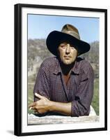 Horizons sans Frontieres THE SUNDOWNERS by Fred Zinnemann with Robert Mitchum, 1960 (photo)-null-Framed Photo