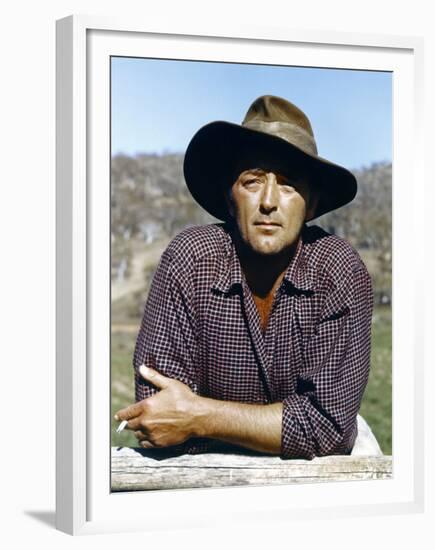 Horizons sans Frontieres THE SUNDOWNERS by Fred Zinnemann with Robert Mitchum, 1960 (photo)-null-Framed Photo