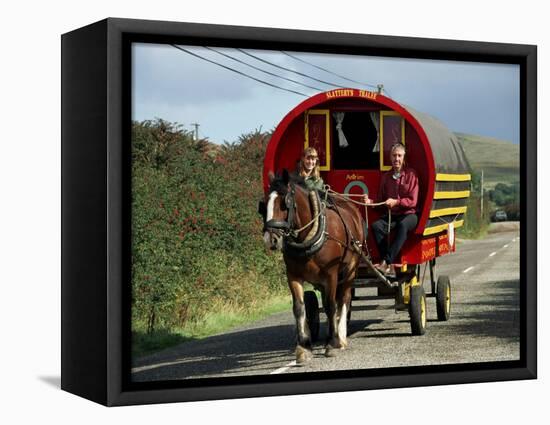 Horse-Drawn Gypsy Caravan, Dingle Peninsula, County Kerry, Munster, Eire (Republic of Ireland)-Roy Rainford-Framed Stretched Canvas