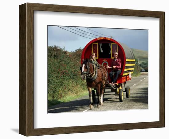 Horse-Drawn Gypsy Caravan, Dingle Peninsula, County Kerry, Munster, Eire (Republic of Ireland)-Roy Rainford-Framed Photographic Print