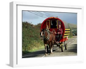 Horse-Drawn Gypsy Caravan, Dingle Peninsula, County Kerry, Munster, Eire (Republic of Ireland)-Roy Rainford-Framed Photographic Print