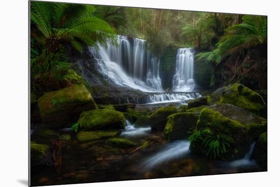 horseshoe-falls-1-Lincoln Harrison-Mounted Photo