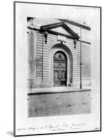 Hotel Du Grand Veneur in Paris, 60 Rue De Turenne, 1901-Eugene Atget-Mounted Giclee Print