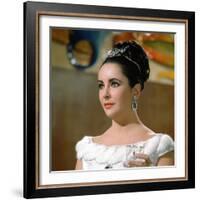 Hotel International THE V.I.P.S d'Anthony Asquith with Elizabeth Taylor, 1963-null-Framed Photo