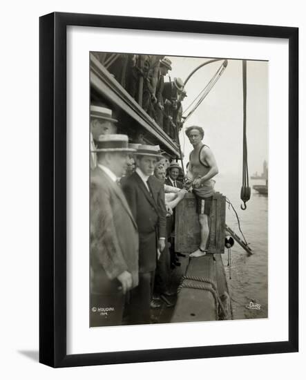 Houdini Overboard Box Escape, 1912-Science Source-Framed Giclee Print