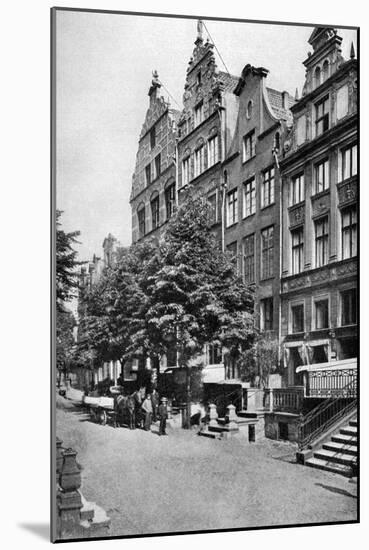 Houses on the Brodbankengasse, Danzig, C1922-null-Mounted Giclee Print