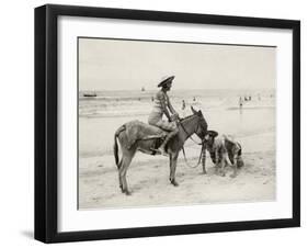 How to Have Fun on the Beach (1951)-null-Framed Photographic Print