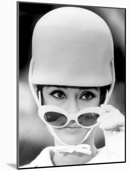 How to Steal a Million, Audrey Hepburn, 1966-null-Mounted Photo