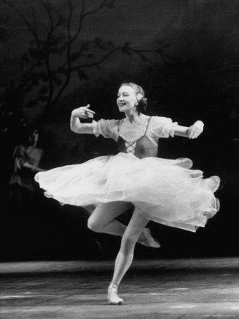 Soviet Ballerina Galina Ulanova Dancing in Title Roll of Ballet "Giselle"  at the Bolshoi Theater' Premium Photographic Print - Howard Sochurek |  AllPosters.com