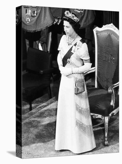 Hrh Queen Elizabeth II at the Royal Silver Jubilee Tour in New Zealand-null-Stretched Canvas