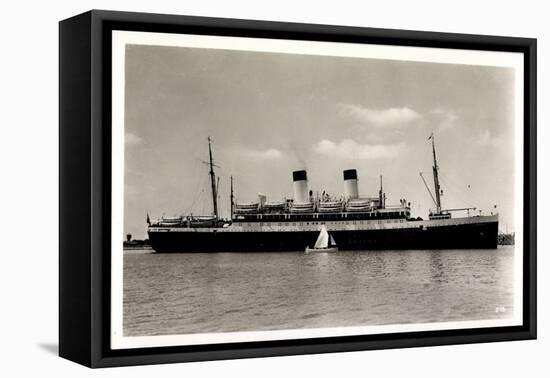 HSDG, Dampfschiff M.S. Monte Pascoal Vor Anker-null-Framed Stretched Canvas