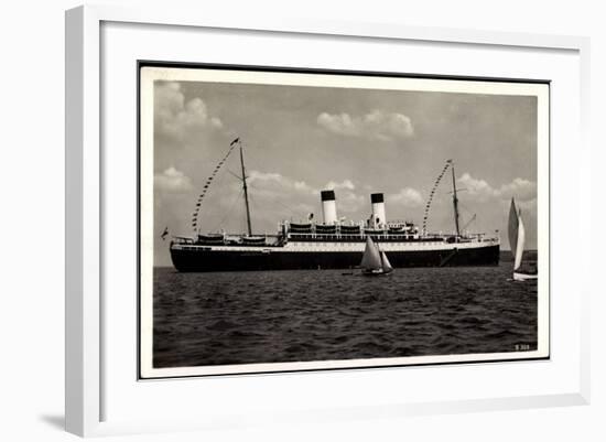 HSDG, M.S. Monte Olivia, Dampfschiff, Segelboote-null-Framed Giclee Print