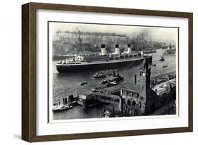 HSDG, Schnelldampfschiff Cap Arcona Am Hafen-null-Framed Giclee Print