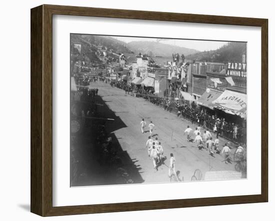 Hub-and-Hub Hose Team Race Photograph - Deadwood, SD-Lantern Press-Framed Art Print