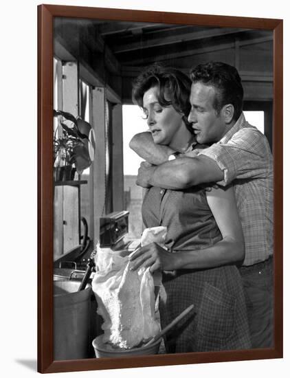 HUD, 1963 directed by MARTIN RITT Paricia Neal / Paul Newman (b/w photo)-null-Framed Photo