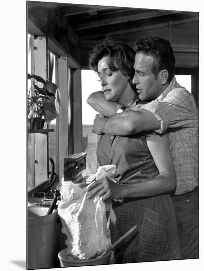 HUD, 1963 directed by MARTIN RITT Paricia Neal / Paul Newman (b/w photo)-null-Mounted Photo