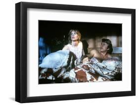 Hurlements, THE HOWLING, by JoeDante with Dee Wallace and Christopher Stone, 1981 (photo)-null-Framed Photo