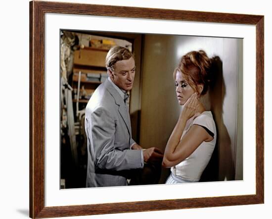 HURRY SUNDOWN, 1967 directed by OTTO PREMINGER Michael Caine and Jane Fonda (photo)-null-Framed Photo