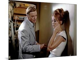 HURRY SUNDOWN, 1967 directed by OTTO PREMINGER Michael Caine and Jane Fonda (photo)-null-Mounted Photo