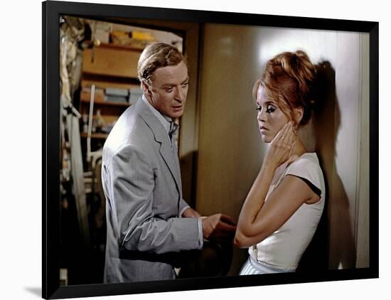 HURRY SUNDOWN, 1967 directed by OTTO PREMINGER Michael Caine and Jane Fonda (photo)-null-Framed Photo