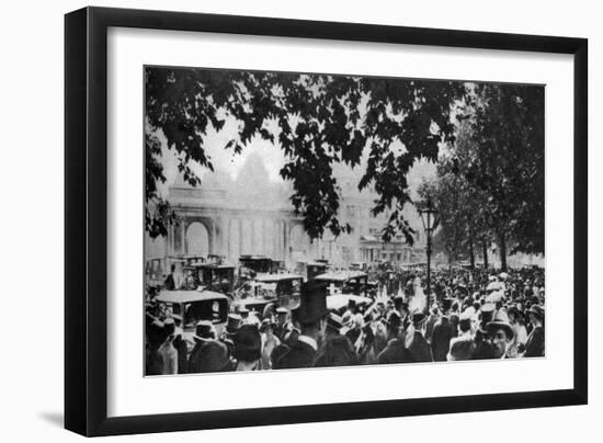 Hyde Park on a Fine Ascot Sunday, London, 1926-1927-null-Framed Giclee Print