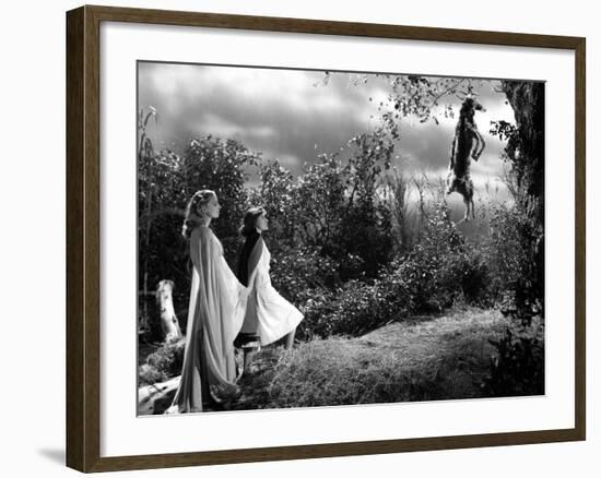 I Walked With A Zombie, Christine Gordon, Frances Dee, 1943-null-Framed Photo