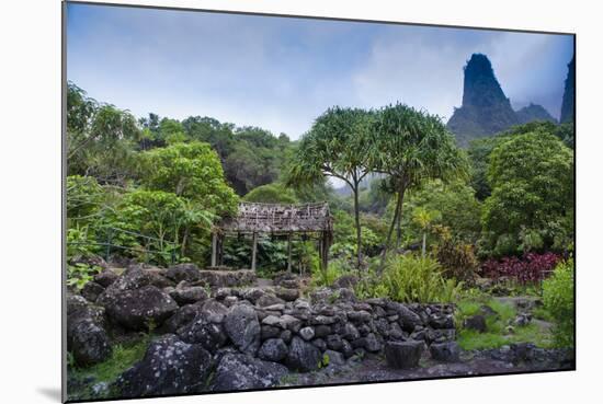 Iao Needle and Grass Shack, Iao Valley State Park, Maui, Hawaii, Usa-Roddy Scheer-Mounted Photographic Print