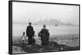 Immigrant Family Looking at New York Skyline-null-Framed Photographic Print