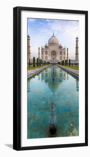 India. View of the Taj Mahal in Agra.-Ralph H^ Bendjebar-Framed Photographic Print