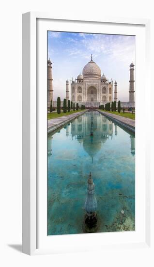 India. View of the Taj Mahal in Agra.-Ralph H^ Bendjebar-Framed Photographic Print