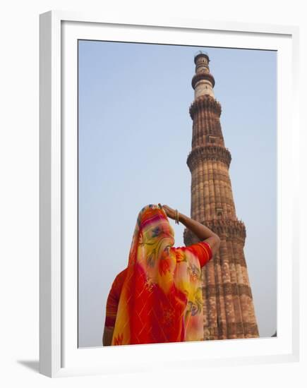 Indian Women at Qutb Minar (UNESCO World Heritage Site), Delhi, India-Keren Su-Framed Premium Photographic Print