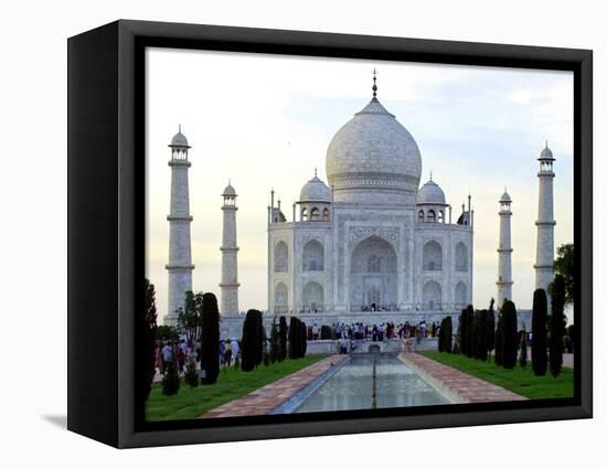 Indien Taj Mahal Jahrestag-Gurinder Osan-Framed Stretched Canvas