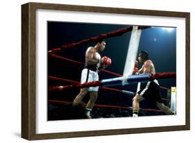 Ing Game Between Mohammed Ali and Alfredo Evanglista in Washington May 16, 1977-null-Framed Photo