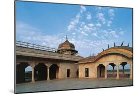 Inner Courtyard of Agra Fort-null-Mounted Giclee Print